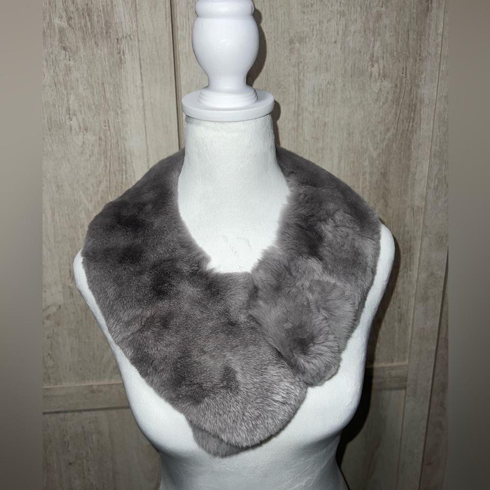 NWOT Lancetti Rabbit Fur Collar